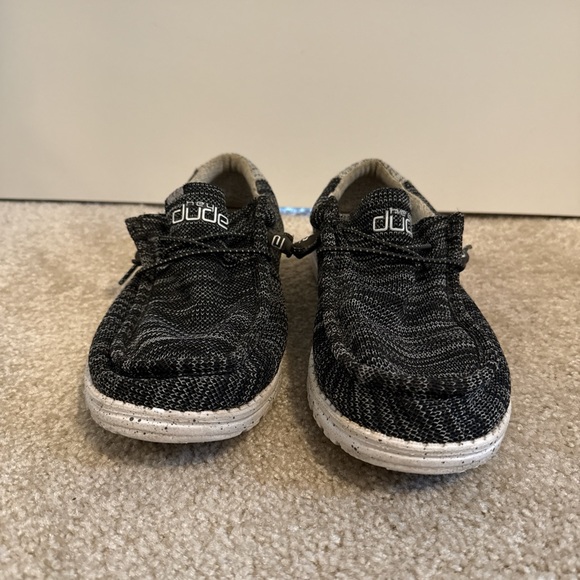 Hey Dude Men’s Wally Stretch Two-Toned Loafers - Picture 2 of 8